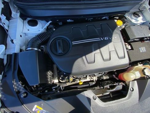 Used 2022 Jeep Cherokee Latitude Lux w/ Mopar Interior Package image 30