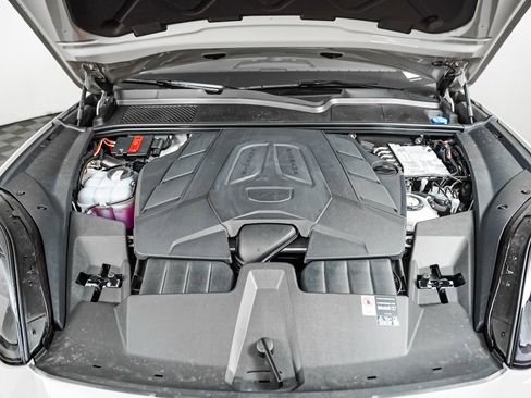 New 2026 Porsche Cayenne GTS AWD/4WD image 13