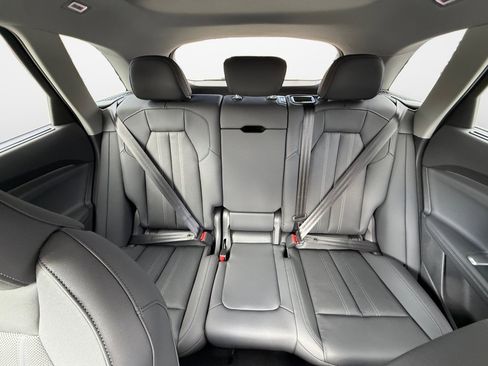 New 2025 Audi Q5 Prestige image 12