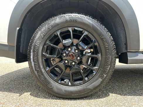 New 2025 Nissan Armada PRO-4X image 17