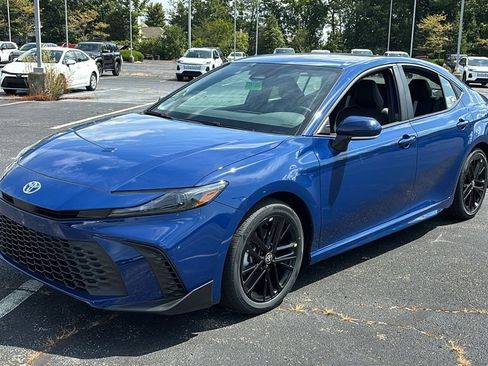 New 2026 Toyota Camry SE FWD image 2