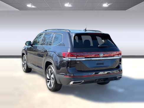 Used 2024 Volkswagen Atlas SE image 3