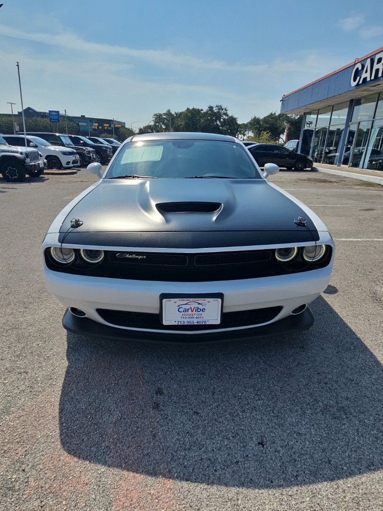 Used 2022 Dodge Challenger R/T Scat Pack w/ T/A Package RWD image 2