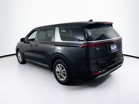 Used 2024 Kia Carnival LX image 7