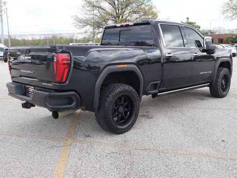 Used 2024 GMC Sierra 3500 Denali Ultimate AWD/4WD image 13