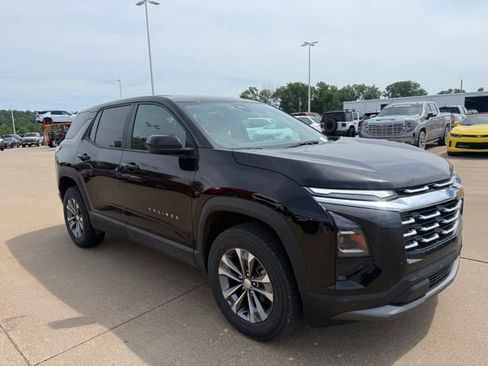 Used 2025 Chevrolet Equinox LT FWD image 1