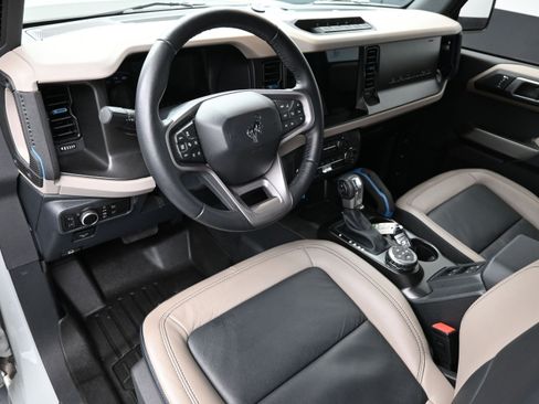 Used 2023 Ford Bronco Wildtrak AWD/4WD image 22