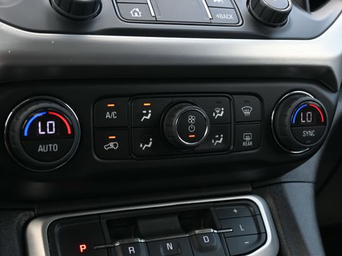 Used 2023 GMC Acadia SLT w/ Preferred Package image 26