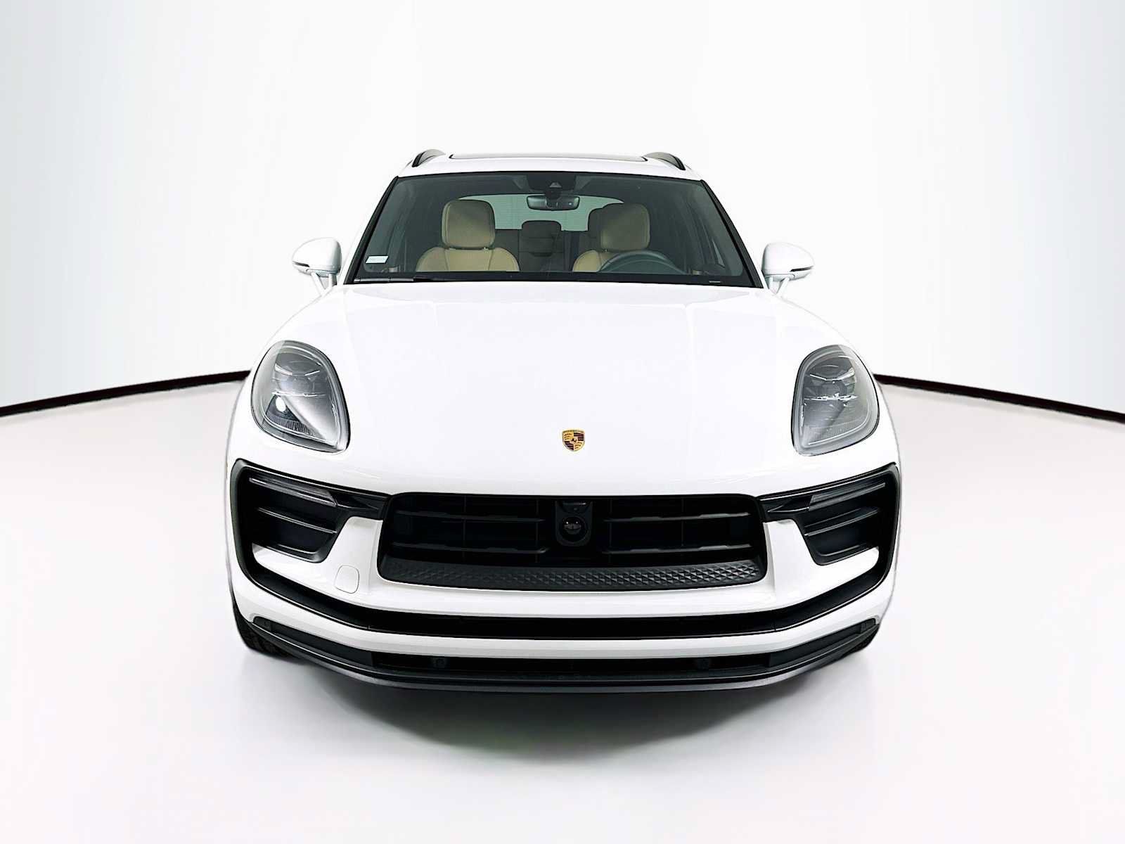 Used 2026 Porsche Macan AWD/4WD image 6