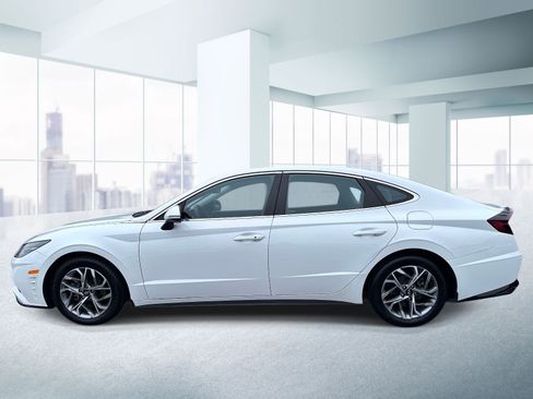 Used 2023 Hyundai Sonata SEL FWD image 2