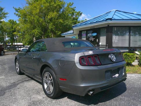 Used 2013 Ford Mustang Premium RWD image 7