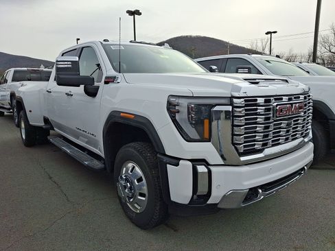 New 2026 GMC Sierra 3500 Denali w/ Denali Reserve Package image 1
