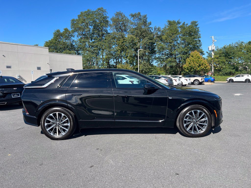 Certified 2024 Cadillac Lyriq Sport AWD/4WD image 3