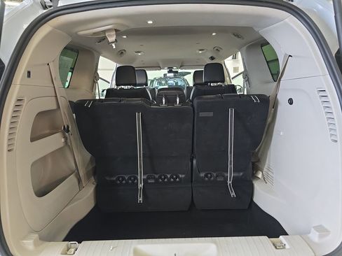 Certified 2024 Chrysler Pacifica Touring-L FWD image 13