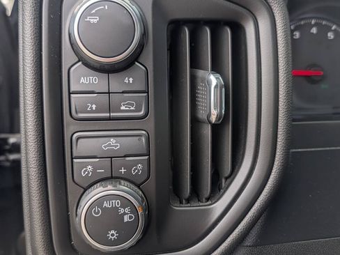 Used 2019 Chevrolet Silverado 1500 Custom w/ Custom Value Package AWD/4WD image 15