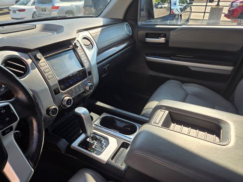 Used 2016 Toyota Tundra Limited w/ Limited Premium Package image 9
