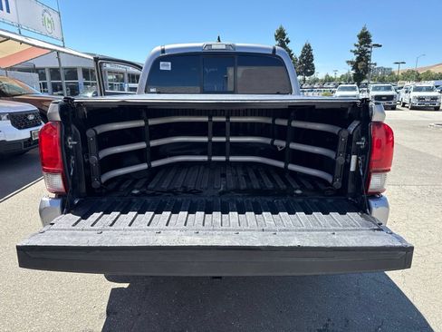Used 2019 Toyota Tacoma SR AWD/4WD image 16