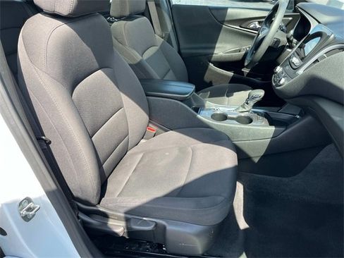 Used 2024 Chevrolet Malibu LT image 25