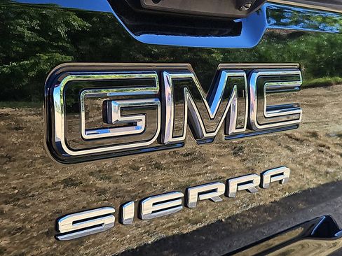 Certified 2023 GMC Sierra 1500 Elevation w/ LPO, Elevation Black Package AWD/4WD image 29