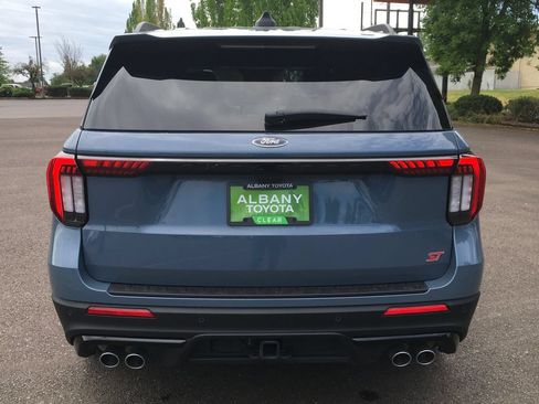 Used 2025 Ford Explorer ST AWD/4WD image 5