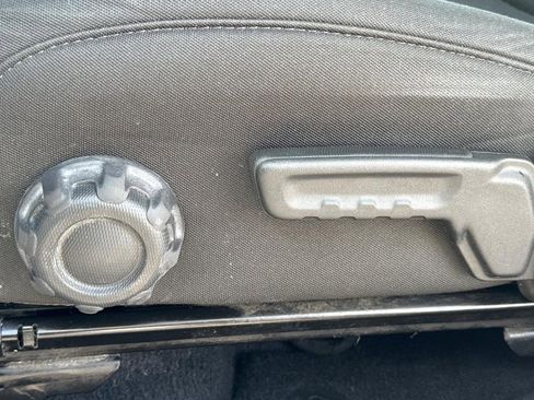 Used 2019 Jeep Wrangler Unlimited Sahara w/ Uconnect 4C Nav & Sound Group image 20