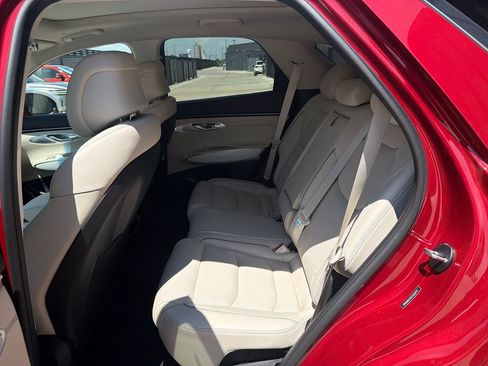Certified 2026 Genesis GV70 2.5T Advanced AWD/4WD image 15