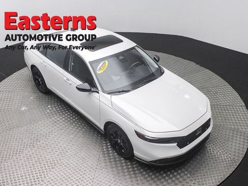 Used 2025 Honda Accord SE image 3