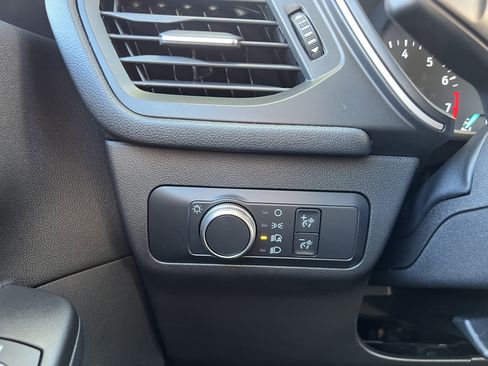 Used 2020 Ford Escape SE image 23