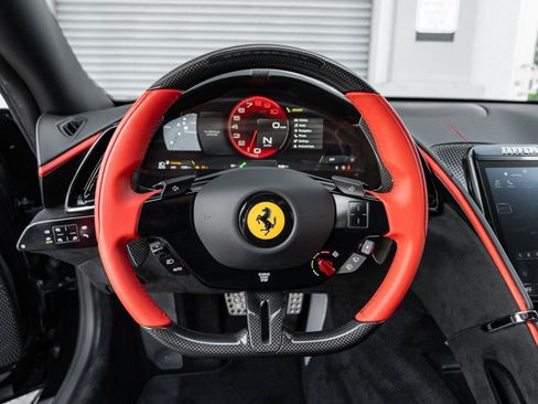 Used 2023 Ferrari Roma RWD image 11