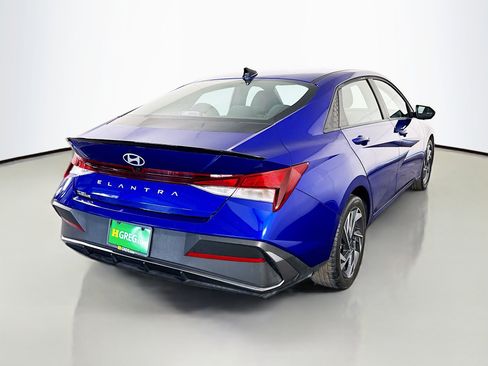 Used 2025 Hyundai Elantra Sport image 10