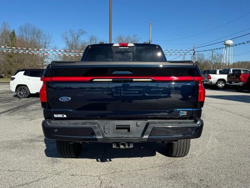 Used 2022 Ford F150 Lightning Lariat image 4