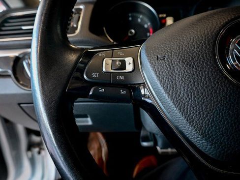 Used 2019 Volkswagen Passat 2.0T SE R-Line FWD image 36