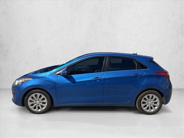 Used 2017 Hyundai Elantra GT FWD image 2