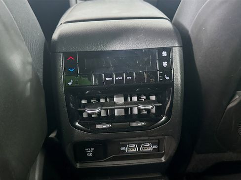 Used 2023 Jeep Grand Cherokee L Limited image 28