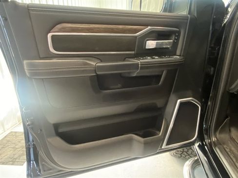 Used 2020 RAM 2500 Laramie image 8