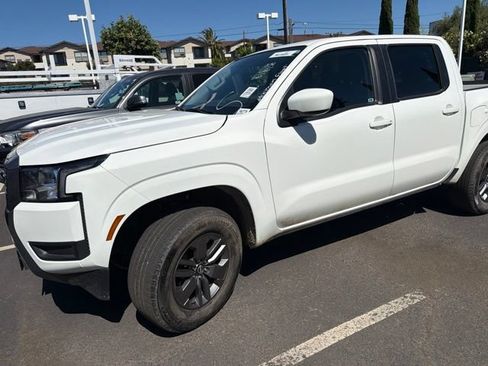 Used 2025 Nissan Frontier SV AWD/4WD image 18