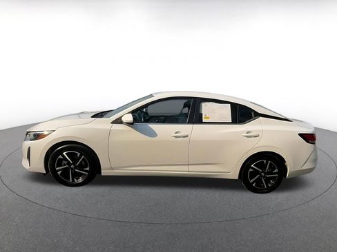 Used 2025 Nissan Sentra SV FWD image 9