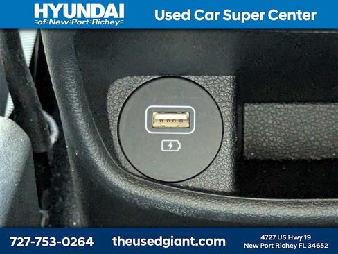 Used 2023 Hyundai Kona Limited AWD/4WD image 16