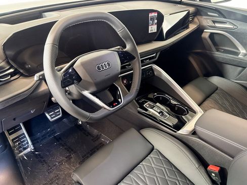 New 2025 Audi SQ5 Premium Plus image 9