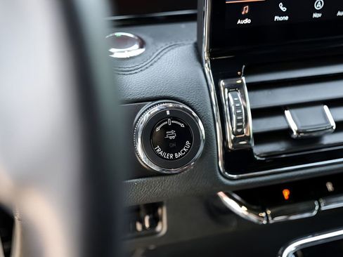 Used 2023 Lincoln Navigator L Reserve AWD/4WD image 18