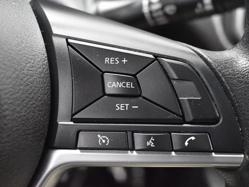 Used 2019 Nissan Kicks SV FWD image 7