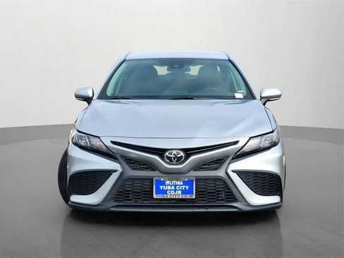 Used 2024 Toyota Camry SE image 2