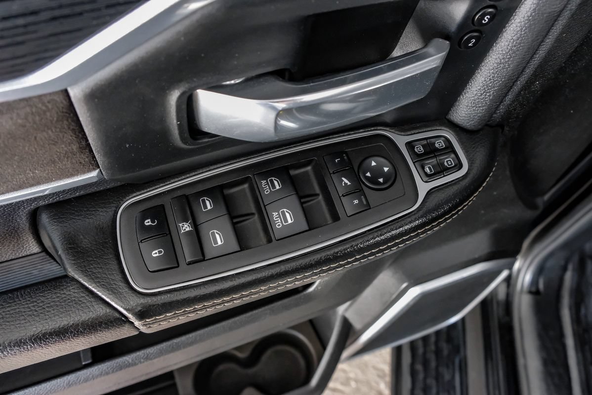 Used 2024 RAM 3500 Laramie w/ Night Edition AWD/4WD image 46