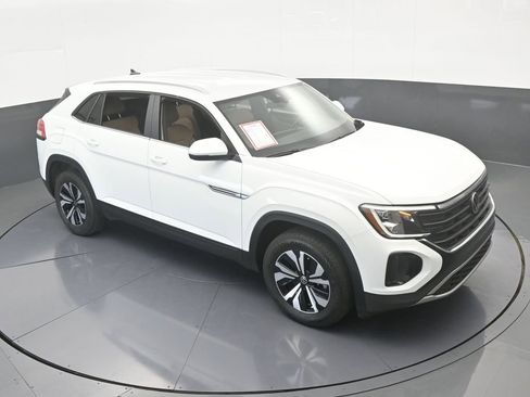 Used 2024 Volkswagen Atlas Cross Sport SE image 51