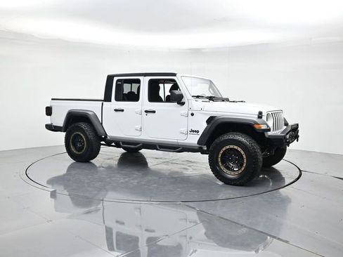 Used 2020 Jeep Gladiator Sport AWD/4WD image 3