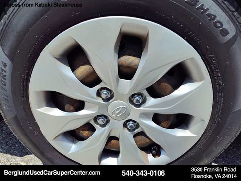 Used 2016 Hyundai Accent SE FWD image 11