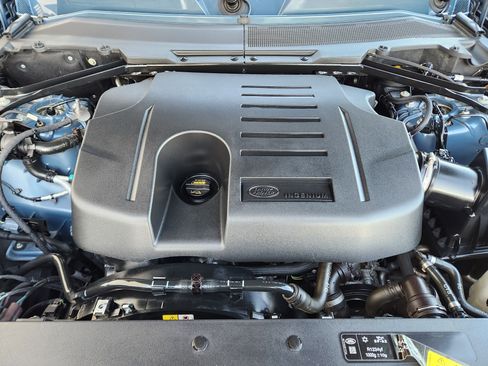 Used 2021 Land Rover Defender 110 SE image 34