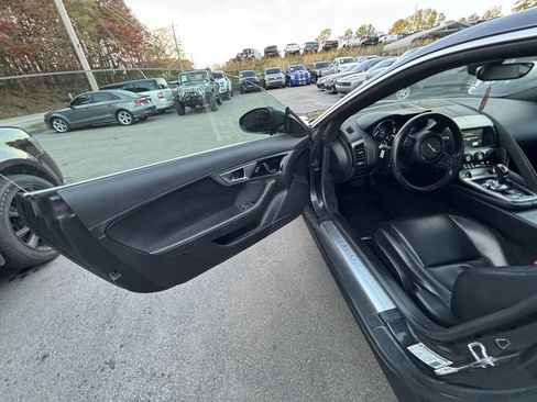Used 2015 Jaguar F-TYPE Coupe image 9