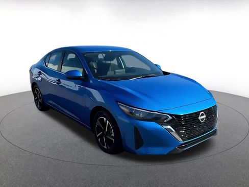 Used 2025 Nissan Sentra SV FWD image 3