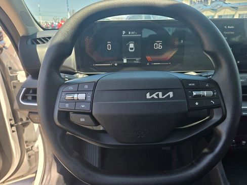 Used 2025 Kia K4 FWD image 25